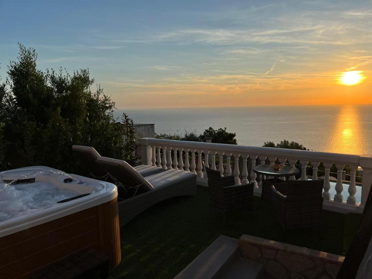 Vista Mare Bb Bed & Breakfast อนากาปรี ภายนอก รูปภาพ